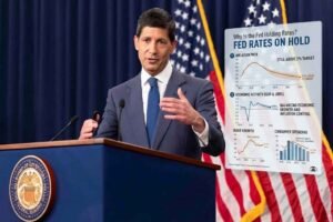 Fed holds interest rates steady as dissent mounts over whether to hike rates soon