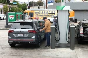 LA gas stations where you can still get cheap gas revealed — as prices have skyrocketed since last year info